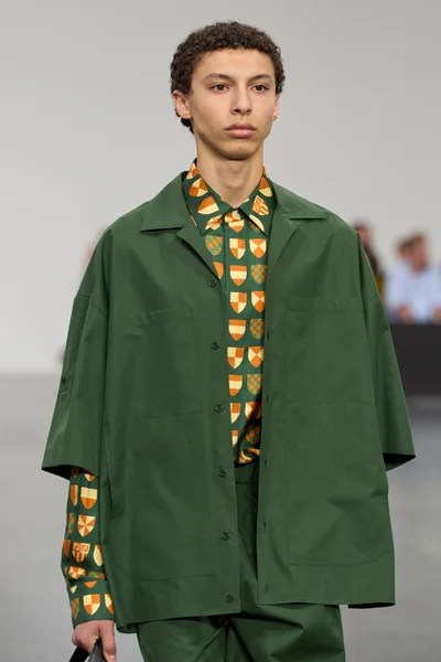 Look 46
